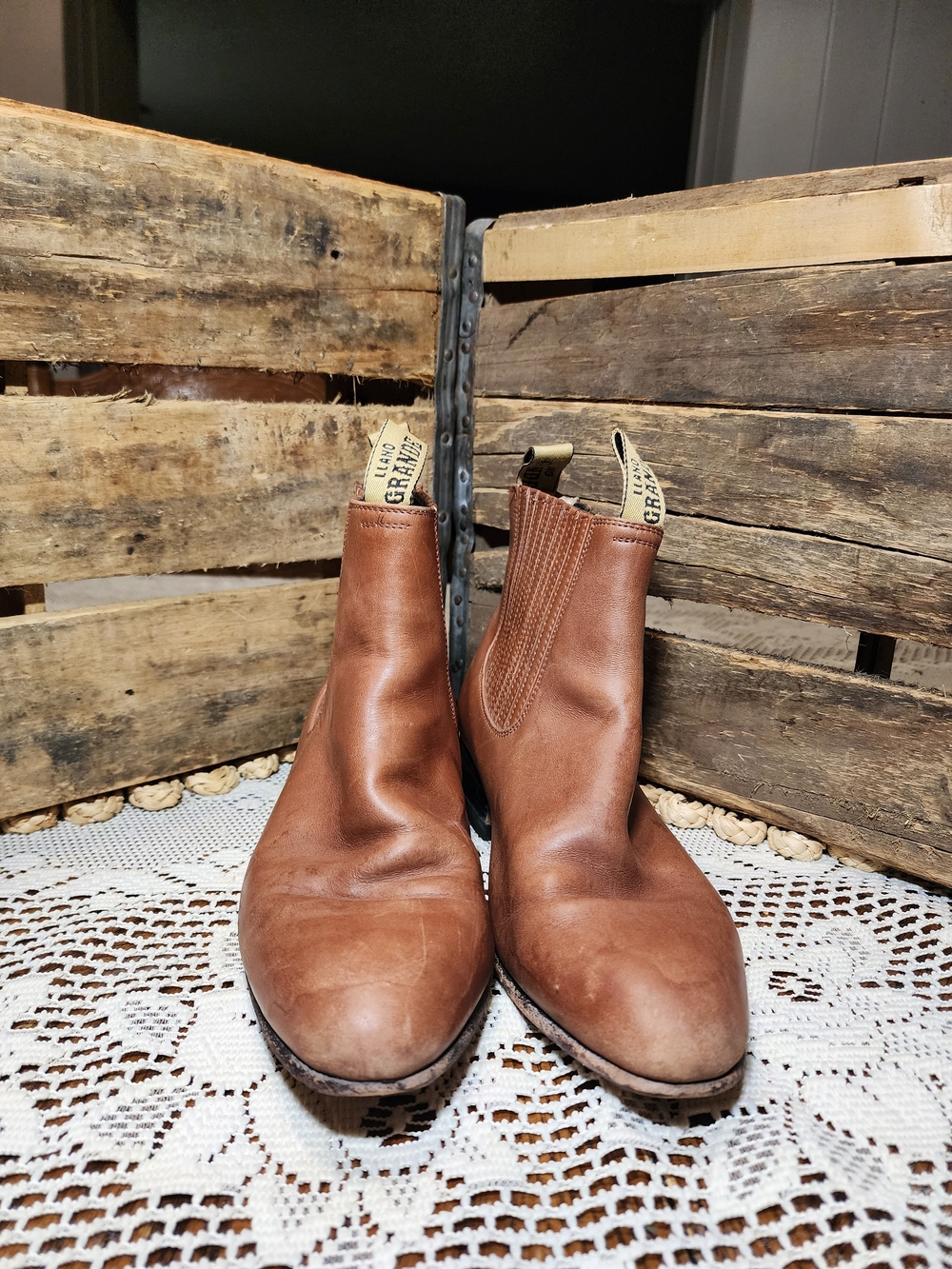 Source Unknown Brown Leather Chukka Boots